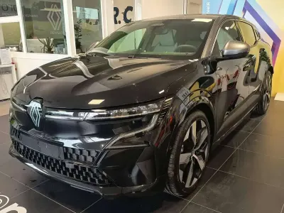 Usata Renault Megane E-Tech Techno 161 kW (220 CV) 2025 Nero Berlina
