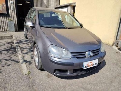 Usata VW Golf IV Sportline 105 CV (77 kW) 2005 Argento metallizzato Berlina