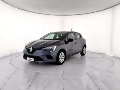 Usata Renault Clio V Equilibre 91 CV (66 kW) 2023 Acciaio met. Berlina