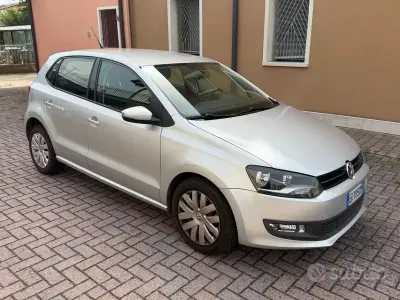 Usata VW Polo 69 CV (50 kW) 2013 Grigio Utilitaria