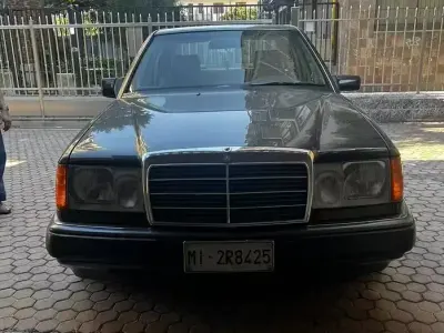 Usata Mercedes 200 1990 Nero Berlina