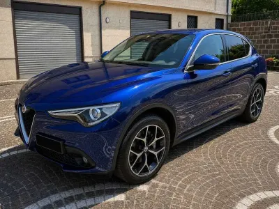 Usata Alfa Romeo Stelvio Executive 210 CV (154 kW) 2019 Blu/azzurro SUV