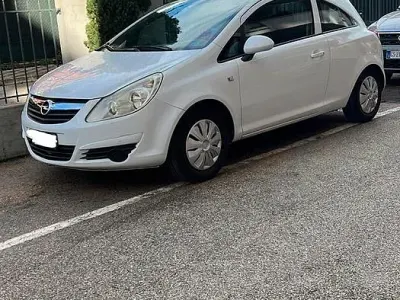 Usata Opel Corsa 65 CV (47 kW) 2010 Bianco Utilitaria
