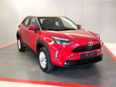 Usata Toyota Yaris Cross Lounge 92 CV (67 kW) 2022 Rosso SUV