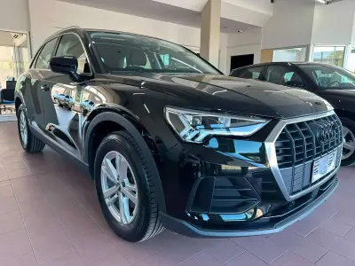 Usata Audi Q3 Ambiente 150 CV (110 kW) 2020 Nero metallizzato mythos SUV