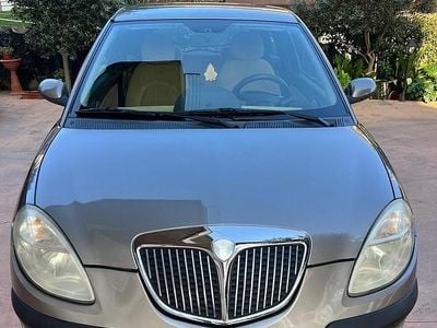 Usata Lancia Ypsilon 70 CV (51 kW) 2006 Grigio Utilitaria