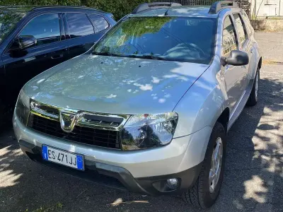 Usata Dacia Duster Ambiance 105 CV (77 kW) 2013 Argento SUV