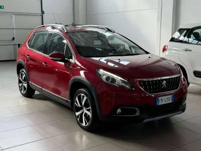 Usata Peugeot 2008 120 CV (88 kW) 2017 Rosso SUV