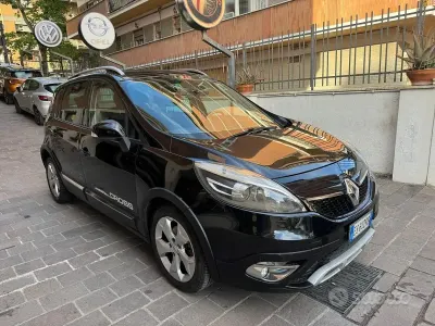 Usata Renault Scénic III XMOD 110 CV (80 kW) 2013 Nero Monovolume