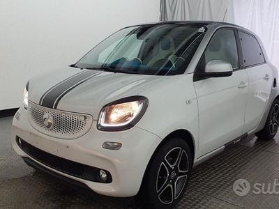 Usata Smart ForFour Proxy 70 CV (51 kW) 2015 Blu Utilitaria