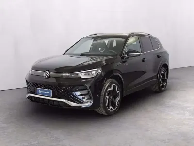 Usata VW Tiguan R-line 150 CV (110 kW) 2025 Grenadill black metallizzato SUV