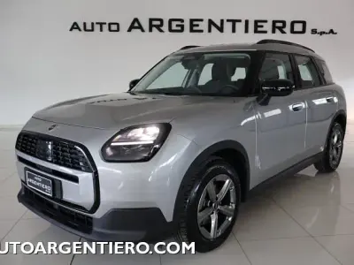 Usado Mini Countryman Essential 150 CV (110 kW) 2024 Plateado SUV