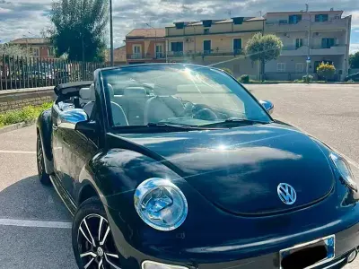 Usata VW New Beetle 102 CV (75 kW) 2005 Nero Utilitaria