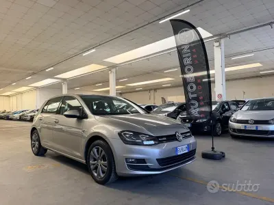 Usata VW Golf VII Highline 110 CV (80 kW) 2015 Grigio Berlina