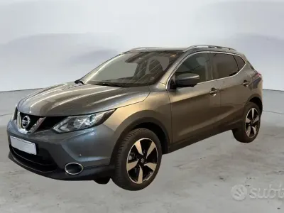 Usado Nissan Qashqai N-Connecta 110 CV (80 kW) 2017 Gris SUV