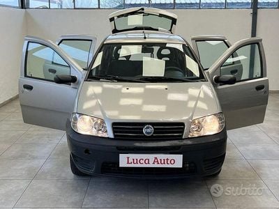 Grigio Usata 2006 Fiat Punto Berlina | 2490 € (Buon prezzo)