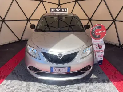 Usata Lancia Ypsilon Silver 69 CV (50 kW) 2016 Grigio Utilitaria