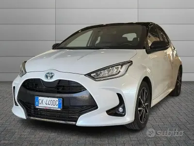 Usata Toyota Yaris Hybrid Style 92 CV (67 kW) 2022 Bianco Berlina