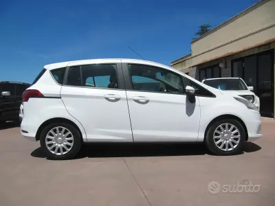 Usata Ford B-MAX Business Edition 90 CV (66 kW) 2017 Bianco Monovolume