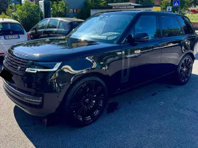 Usata Land Rover Range Rover HSE 249 CV (183 kW) 2025 Santorini black SUV