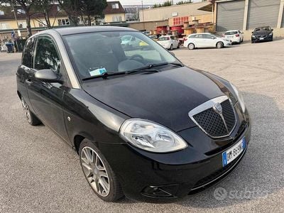Begagnad Lancia Ypsilon 95 HK (69 kW) 2008 Svart Halvkombi