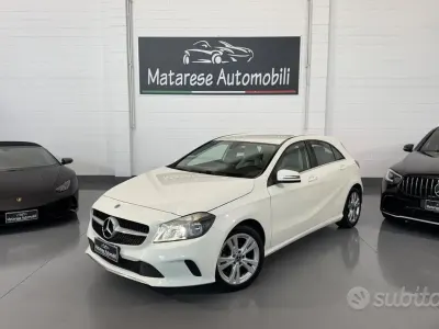 Usata Mercedes A180 109 CV (80 kW) 2017 Bianco Utilitaria