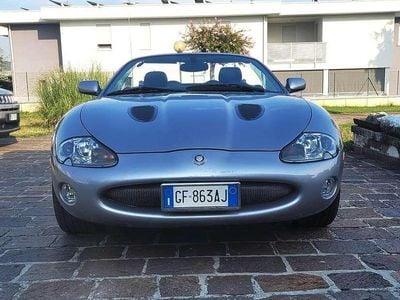 Usata Jaguar XKR 363 CV (266 kW) 2001 Argento Cabrio