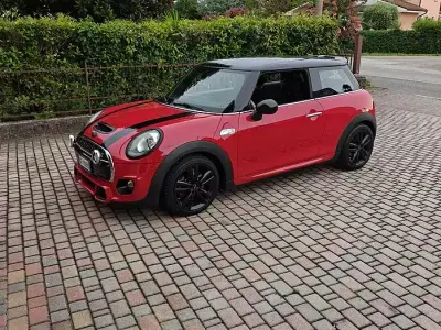 Usata Mini Cooper S 192 CV (141 kW) 2016 Rosso Utilitaria