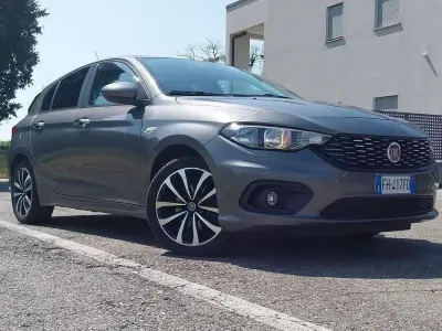 Usata Fiat Tipo Easy 95 CV (69 kW) 2017 Grigio Berlina