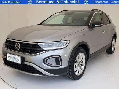 Usata VW T-Roc Life 150 CV (110 kW) 2024 Grigio metallizzato SUV