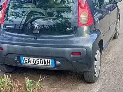 Usata Peugeot 107 54 CV (39 kW) 2007 Grigio Utilitaria