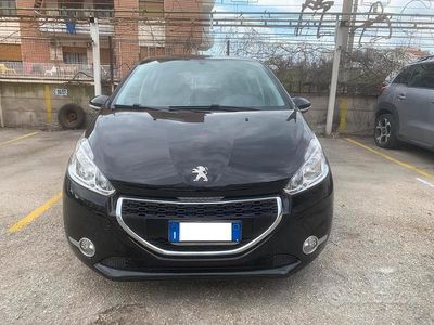Usata Peugeot 208 68 CV (50 kW) 2012 Nero Utilitaria