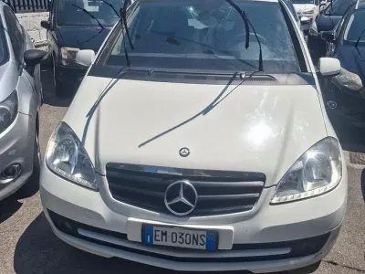 Usata Mercedes A160 Executive 95 CV (69 kW) 2012 Bianco Utilitaria