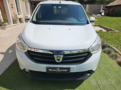 Begagnad Dacia Lodgy Lauréate 110 HK (80 kW) 2012 Vit Minibuss