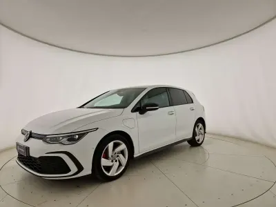 Usata VW Golf VIII GTE 245 CV (180 kW) 2020 0q pure white Berlina