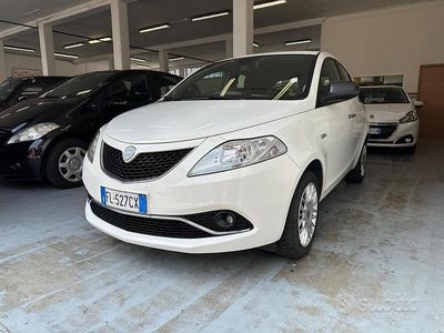 Usata Lancia Ypsilon Silver 69 CV (50 kW) 2017 Bianco Utilitaria