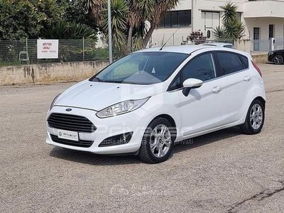 Usata Ford Fiesta Business Edition 75 CV (55 kW) 2016 Bianco Berlina