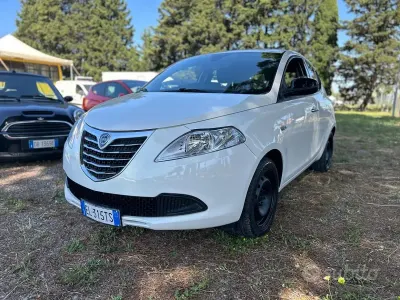 Usata Lancia Ypsilon 69 CV (50 kW) 2012 Bianco Utilitaria