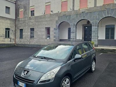 Usata Peugeot 5008 Premium 150 CV (110 kW) 2010 Grigio Monovolume