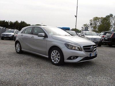 Usata Mercedes A180 Avantgarde 110 CV (80 kW) 2015 Grigio Berlina