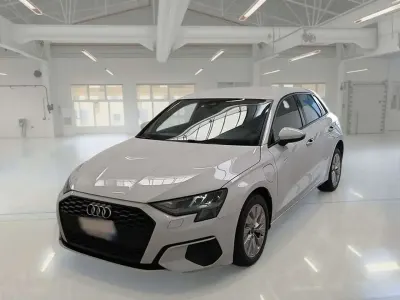 Usata Audi A3 Business 150 CV (110 kW) 2022 Bianco Berlina