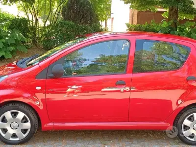 Usata Toyota Aygo 86 CV (63 kW) 2008 Rosso Utilitaria