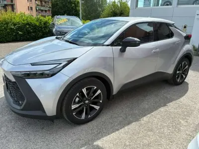 Nuova Toyota C-HR Trend 98 CV (72 kW) 2026 Argento metallizzato SUV