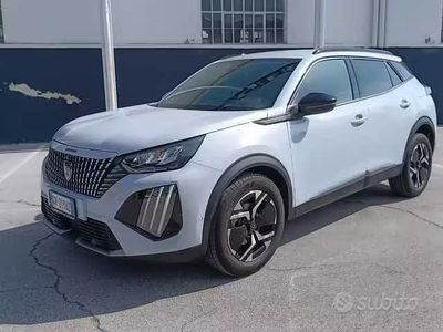 Usata Peugeot 2008 Allure 100 CV (73 kW) 2024 SUV