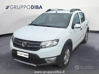 Usata Dacia Sandero Stepway 90 CV (66 kW) 2015 Bianco Berlina