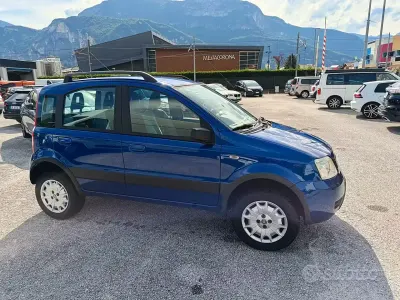 Usata Fiat Panda 4x4 Climbing 60 CV (44 kW) 2008 Blu Utilitaria
