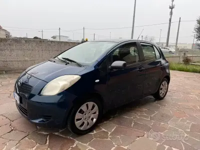 Usata Toyota Yaris 87 CV (63 kW) 2006 Bluazzurro Berlina