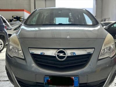 Usata Opel Meriva 100 CV (73 kW) 2012 Grigio Monovolume