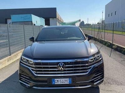 Usata VW Touareg Atmosphere 231 CV (169 kW) 2023 Tamarindenbraun metallic SUV