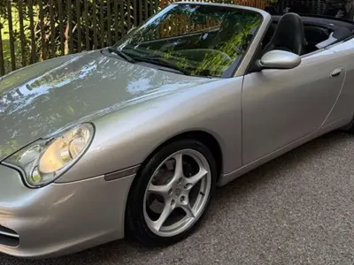 Usata Porsche 911 Carrera Cabriolet 320 CV (235 kW) 2002 Argento Cabrio